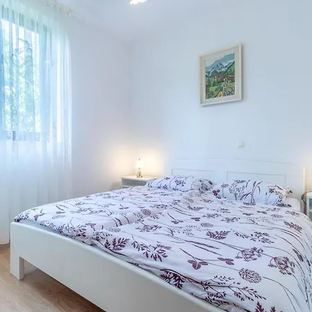 Appartement With Parking Space Baska, Krk - 19480 *