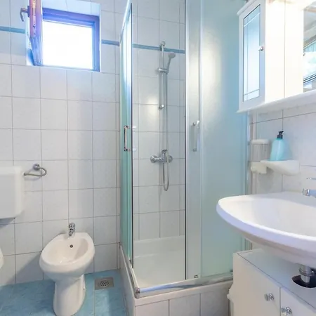 With Parking Space Baska, Krk - 19480 Lägenhet Baška